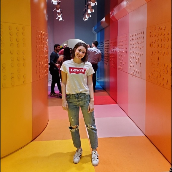 Meet your Posher, Cynthia - Picture 1 of 1